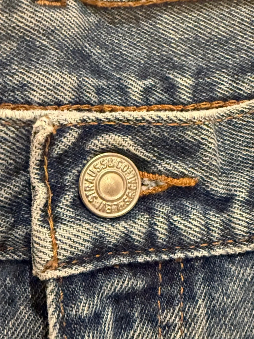 Vintage Levi’s 560 Loose Fit Tapered Jeans 38x30 Baggy Y2K Grunge Skater 2001